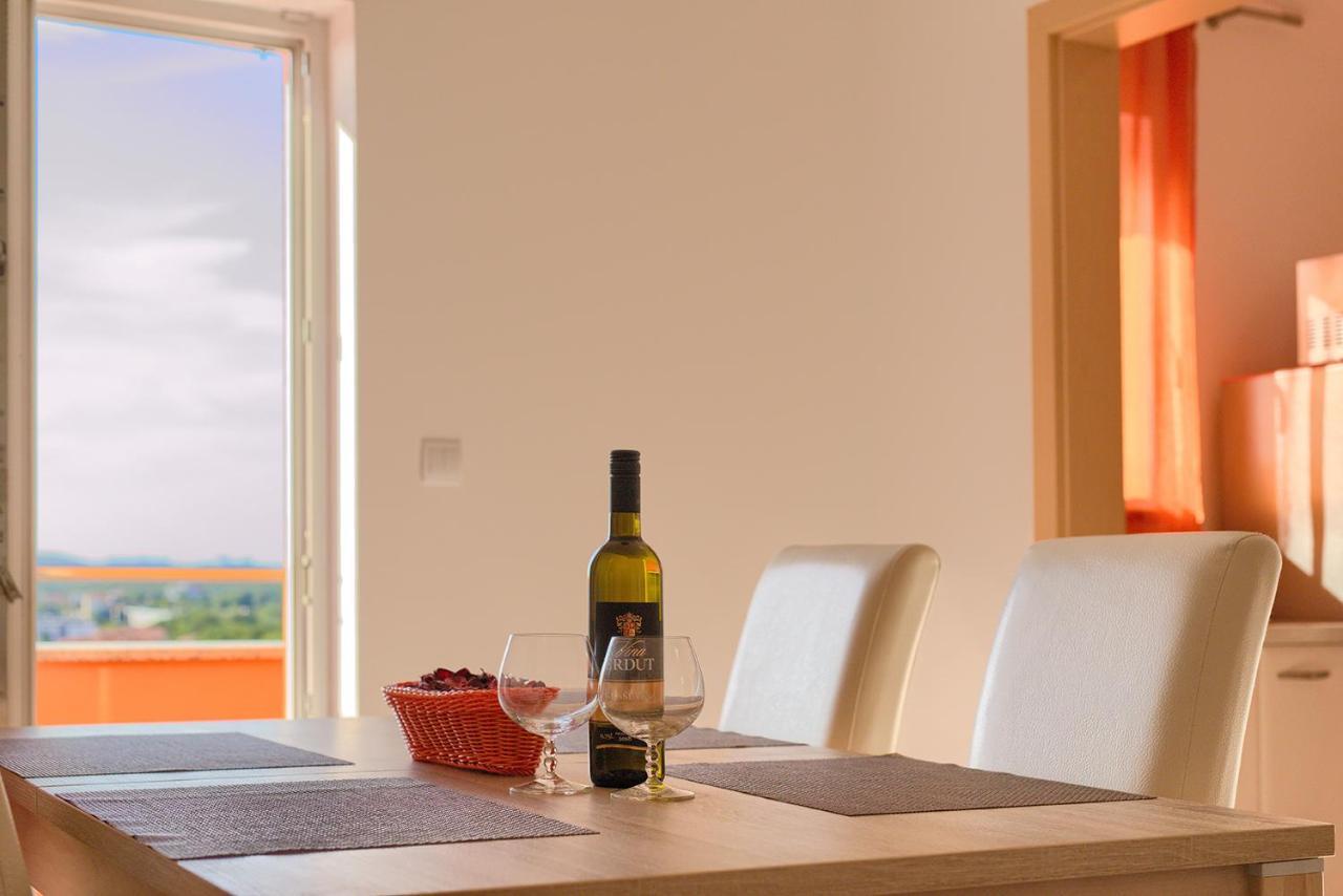 Apartments Orange ميدولين المظهر الخارجي الصورة